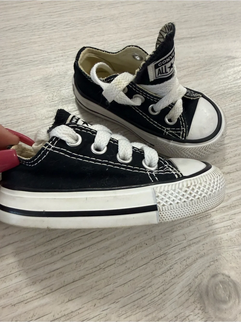Converse infant Black and White Low Top Sneakers
